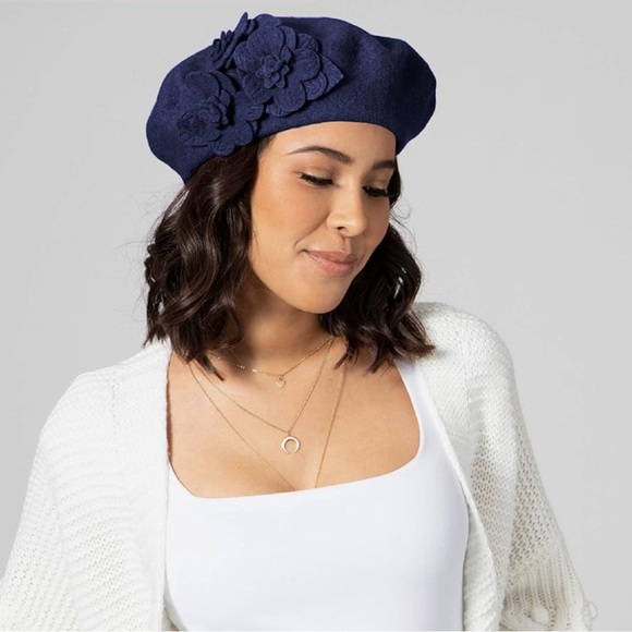 BETMAR New York Wool Blend Navy Blue Flower Beret French Hat Winter Fall Classic - Picture 1 of 9
